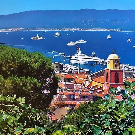 Oasis Avec Piscine En Plein Coeur De Saint-tropez. Villa Saint-Tropez