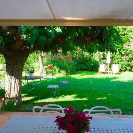Villa Oasis Avec Piscine En Plein Coeur De Saint-tropez.
